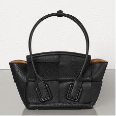 Bottega Veneta Mini Arco 29 Bag In Black Grained Calfskin Bottega Veneta Mini Arco 29 Bag In Black Grained Calfskin
