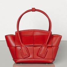 Bottega Veneta Mini Arco 29 Bag In Red Weave Calfskin Bottega Veneta Mini Arco 29 Bag In Red Weave Calfskin