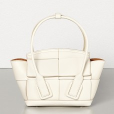 Bottega Veneta Mini Arco 29 Bag In White Weave Calfskin Bottega Veneta Mini Arco 29 Bag In White Weave Calfskin
