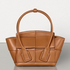 Bottega Veneta Mini Arco 29 Bag In Wood Weave Calfskin Bottega Veneta Mini Arco 29 Bag In Wood Weave Calfskin