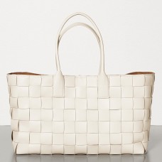 Bottega Veneta Medium Tote In White Maxi Intreccio Bottega Veneta Medium Tote In White Maxi Intreccio
