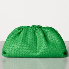 Bottega Veneta The Pouch Clutch In Green Intrecciato Leather Bottega Veneta The Pouch Clutch In Green Intrecciato Leather