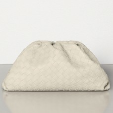 Bottega Veneta The Pouch Clutch In Plaster Intrecciato Leather Bottega Veneta The Pouch Clutch In Plaster Intrecciato Leather