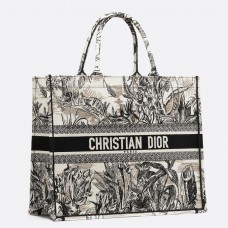 Dior Book Tote Bag In Toile de Jouy Carnivora Motif Dior Book Tote Bag In Toile de Jouy Carnivora Motif